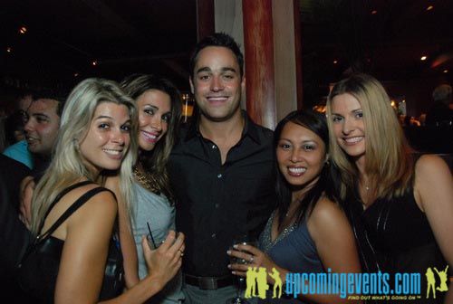 Photo from Fashion In Public / NYEphilly.com Reunion Party