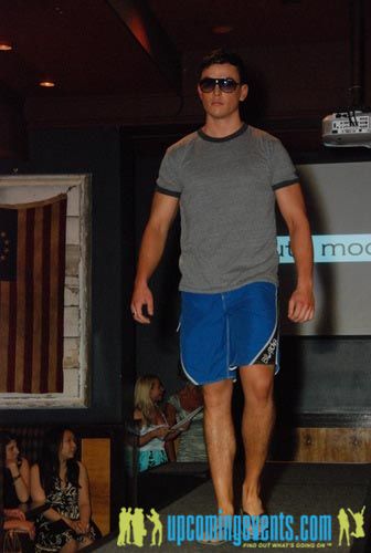 Photo from Fashion In Public / NYEphilly.com Reunion Party