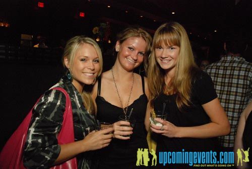 Photo from Fashion In Public / NYEphilly.com Reunion Party